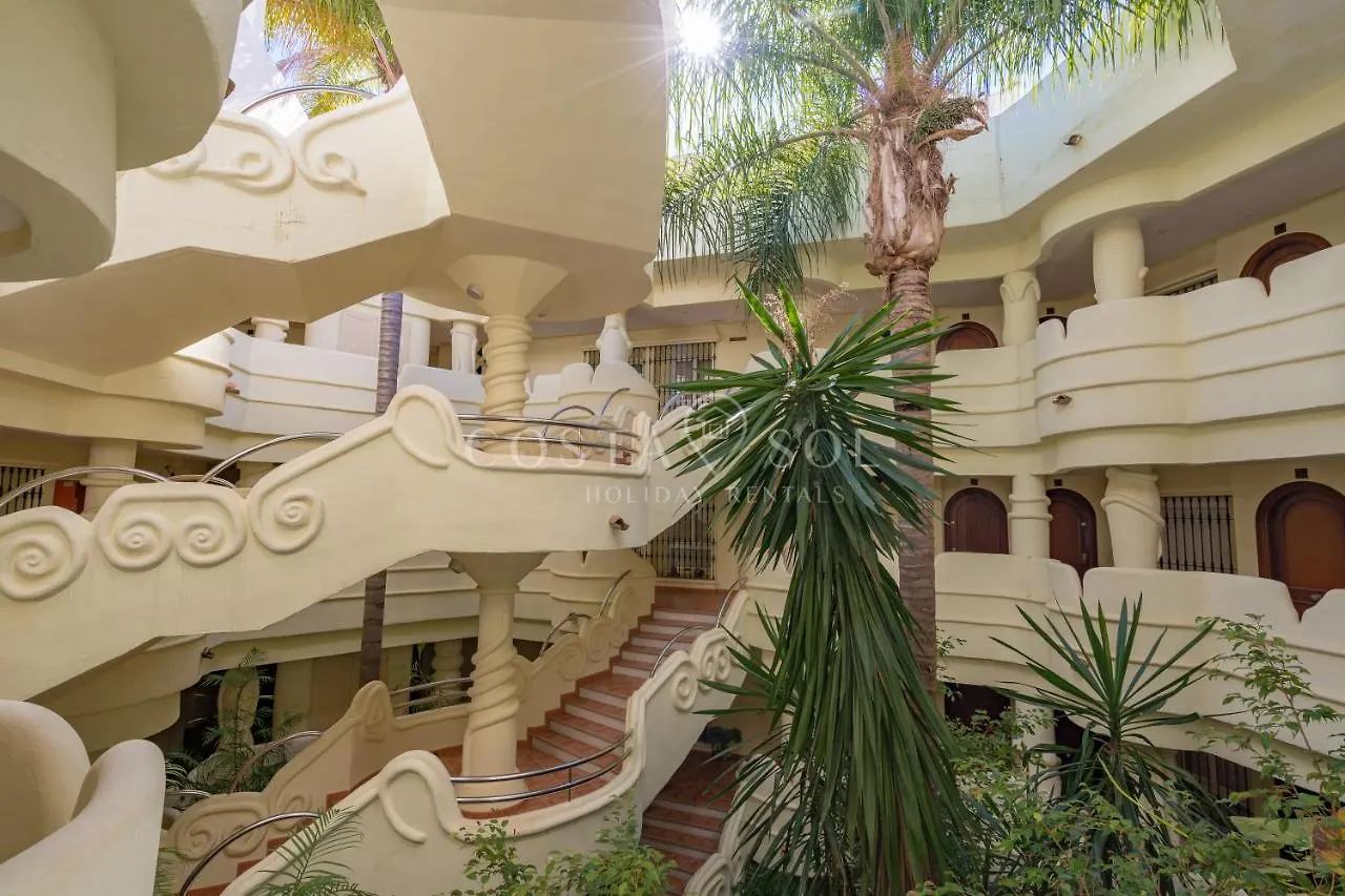 Puerto Marina-Benalmadena Luxury Apartment Dentro De La Isla location